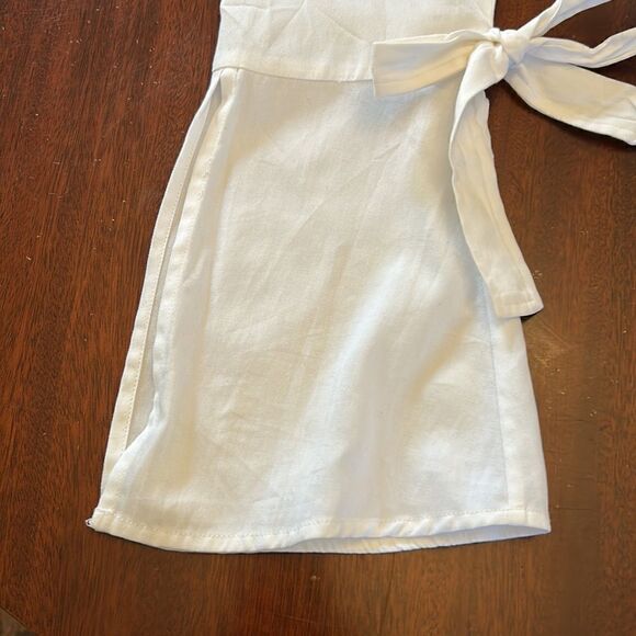 BCBGMAXAZRIA white long sleeve henley collar button front blouse Size S New - Picture 7 of 12